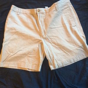 Size 42 Men’s Chaps shorts, gray